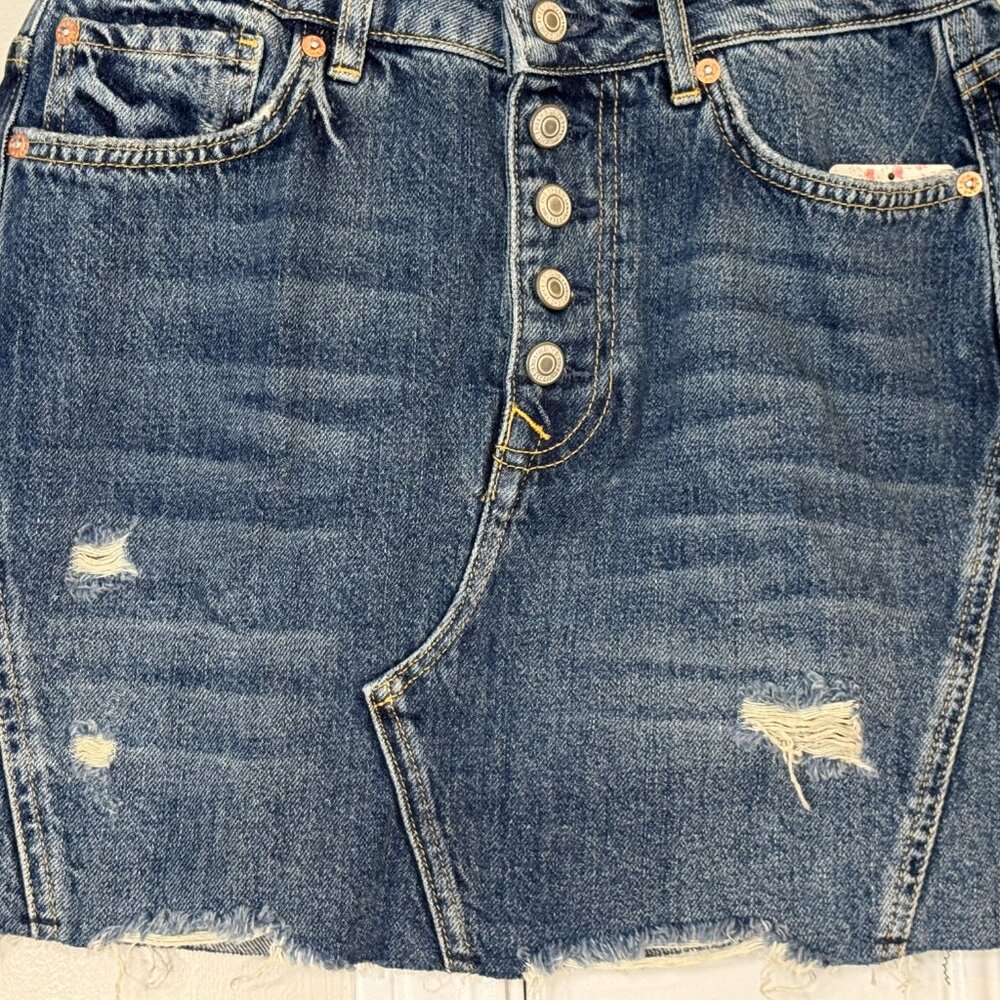 Free People Button Fly Distressed Denim Mini Skirt | Size 29  NWT - Picture 7 of 7